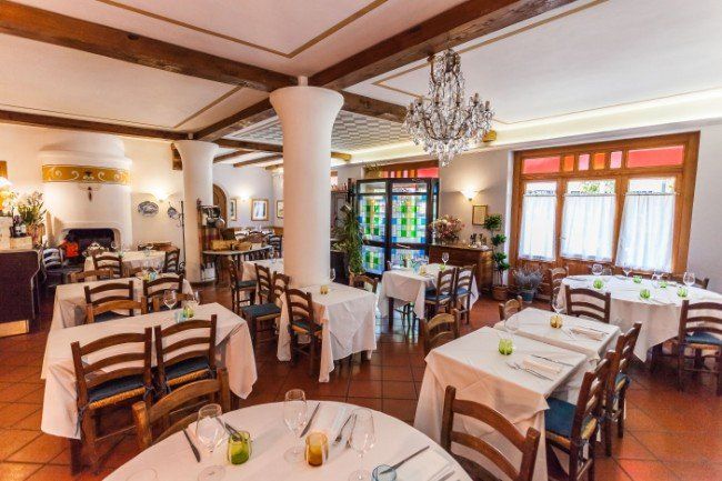 Tavoli in un ristorante