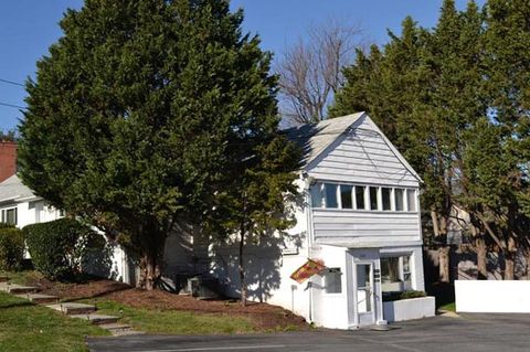 Hanenbaum and Pina Dental - Office