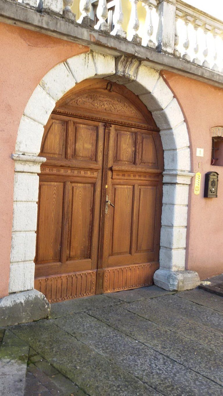 porta d'ingresso in legno