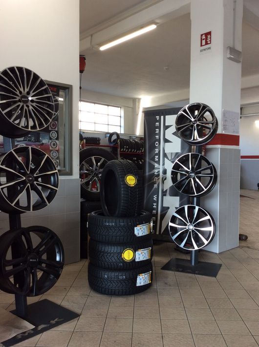 riparazione gomme su autoveicoli