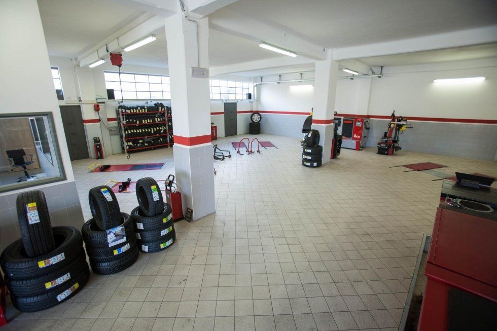 garage interno di autfficina