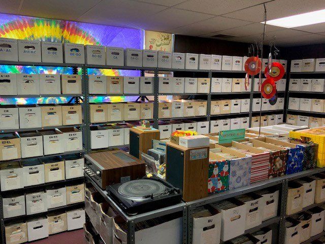 Recording Discs Displays | Ephrata, PA | Record Connection