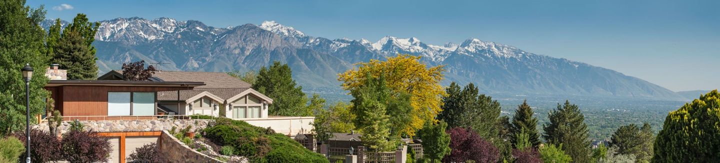 Utah-Home-with-Mountains