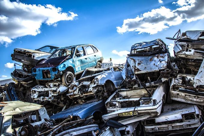 Stock di auto rottamate