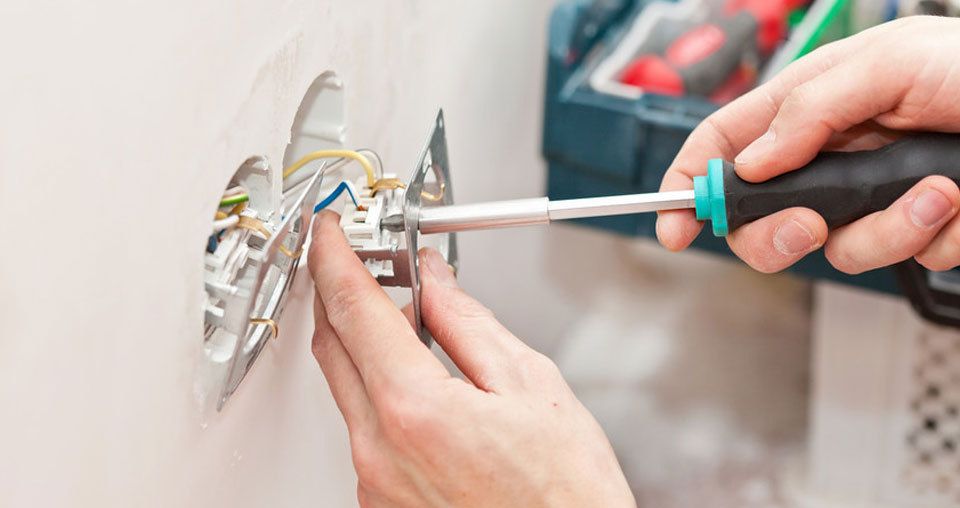 fitting an American wall plug socket