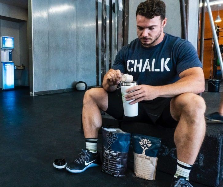 alguns suplementos podem favorecer o aumento da massa muscular, como a creatina e whey protein