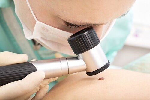 Examining mohs on leg - treatments in Hackensack, NJ Examining mohs on leg - treatments in Hackensack, NJ