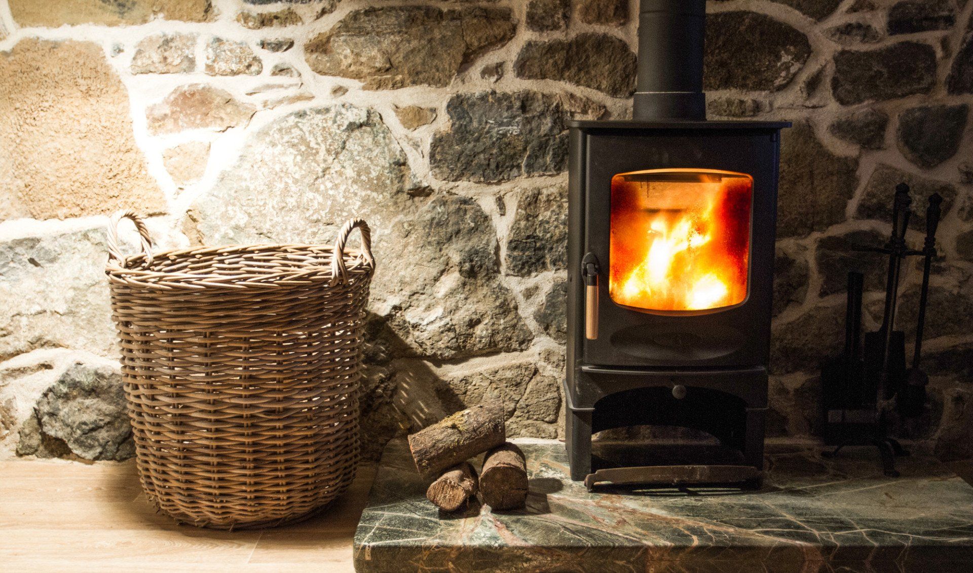FIREPLACE ACCESSORIES