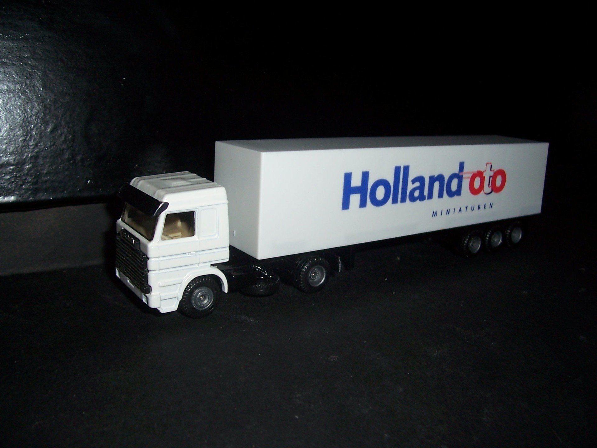 Holland OTO Scania 113M