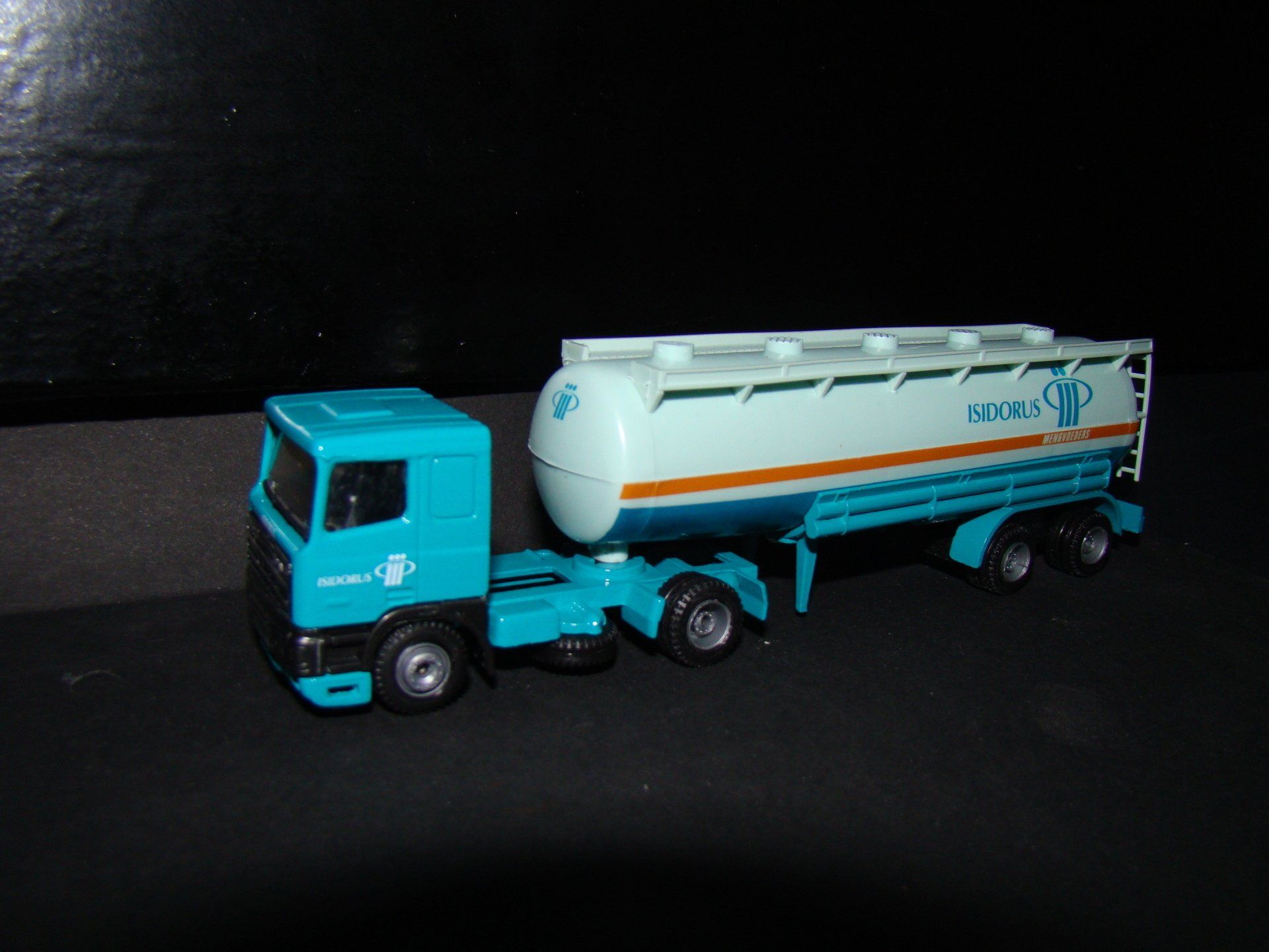 Isdorus Veevoerders EFSI DAF 95