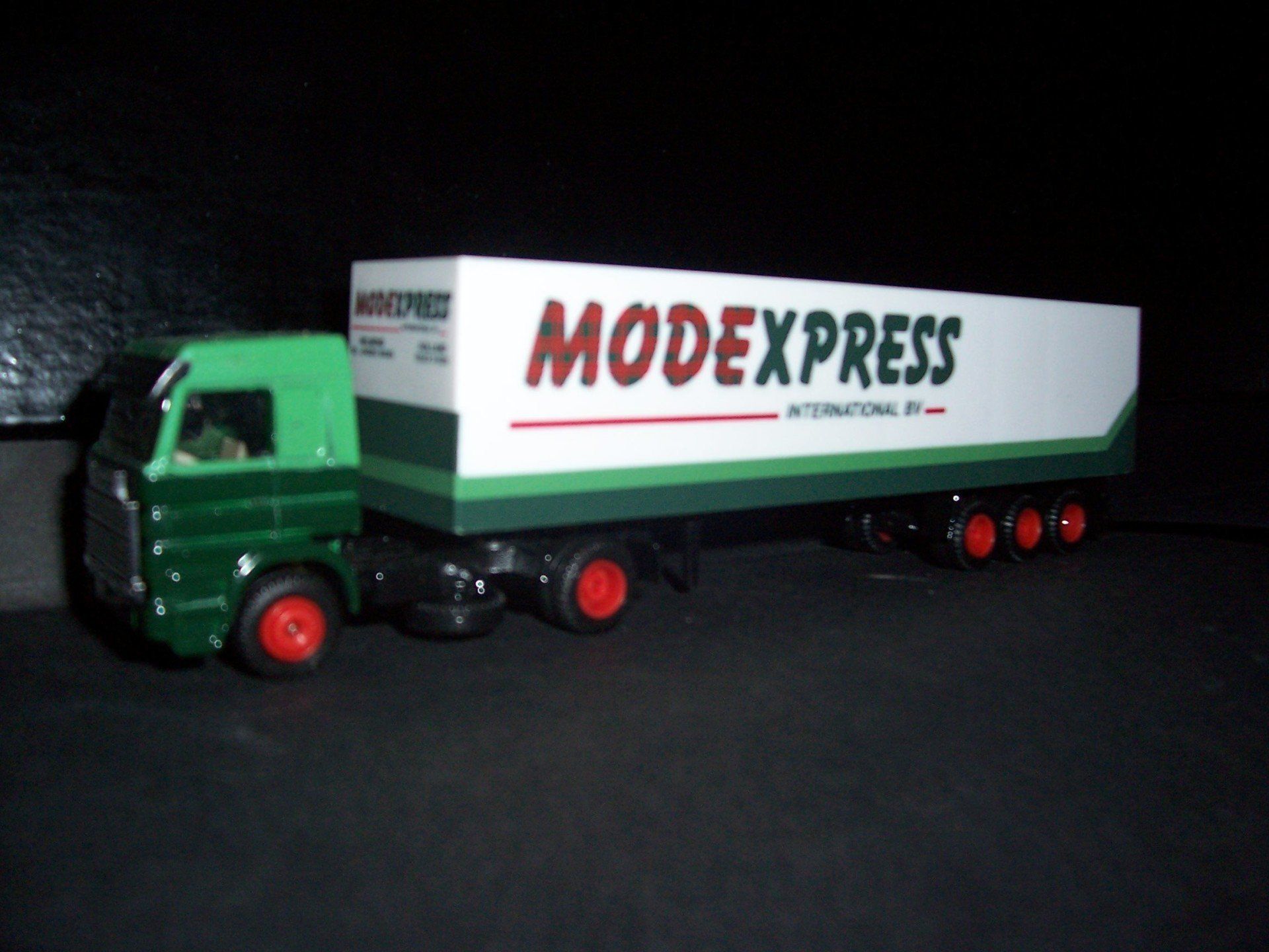 Modeexpress EFSI Scania 143