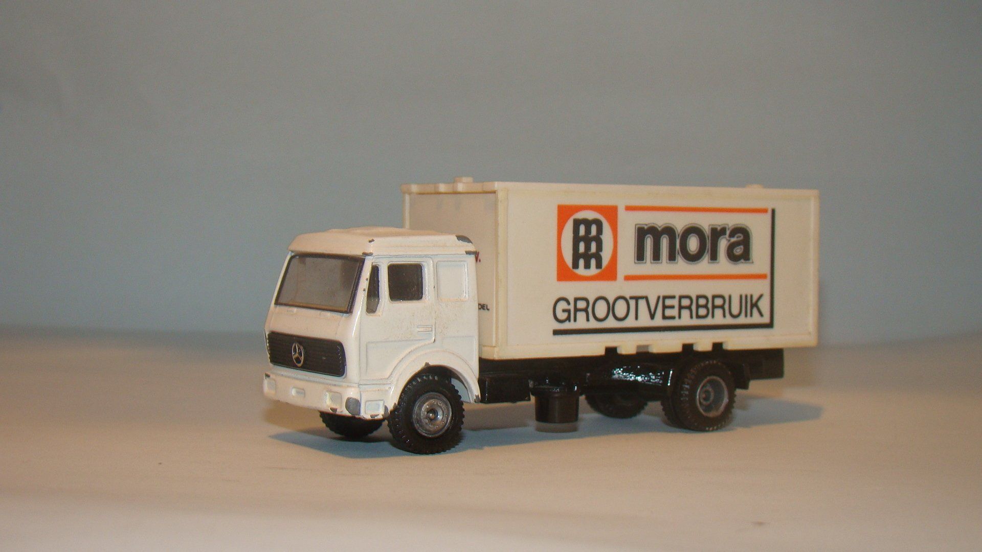 MMM Mora