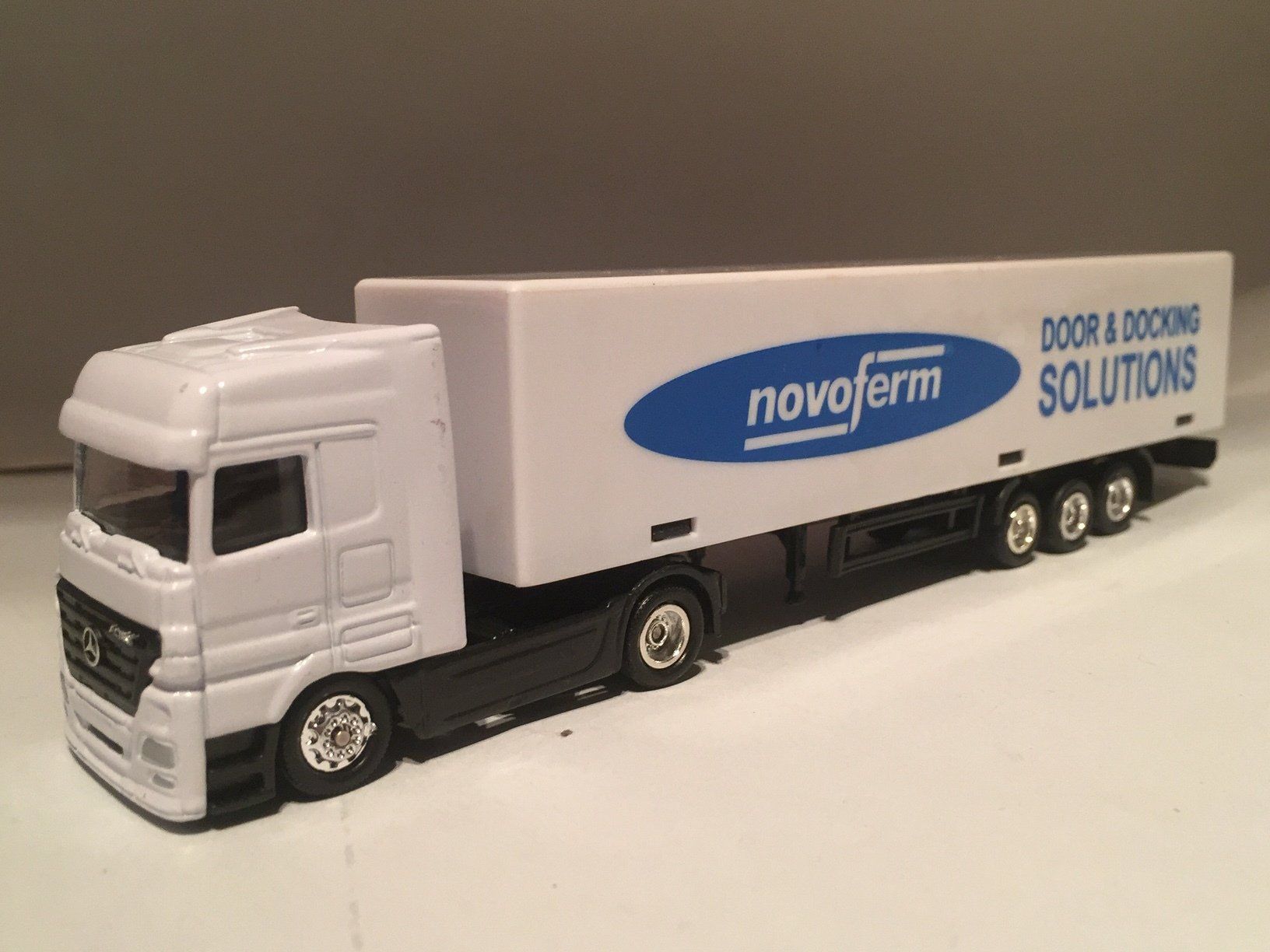 Novoferm Door & Dockin Solutions Made in China Mercedes Benz