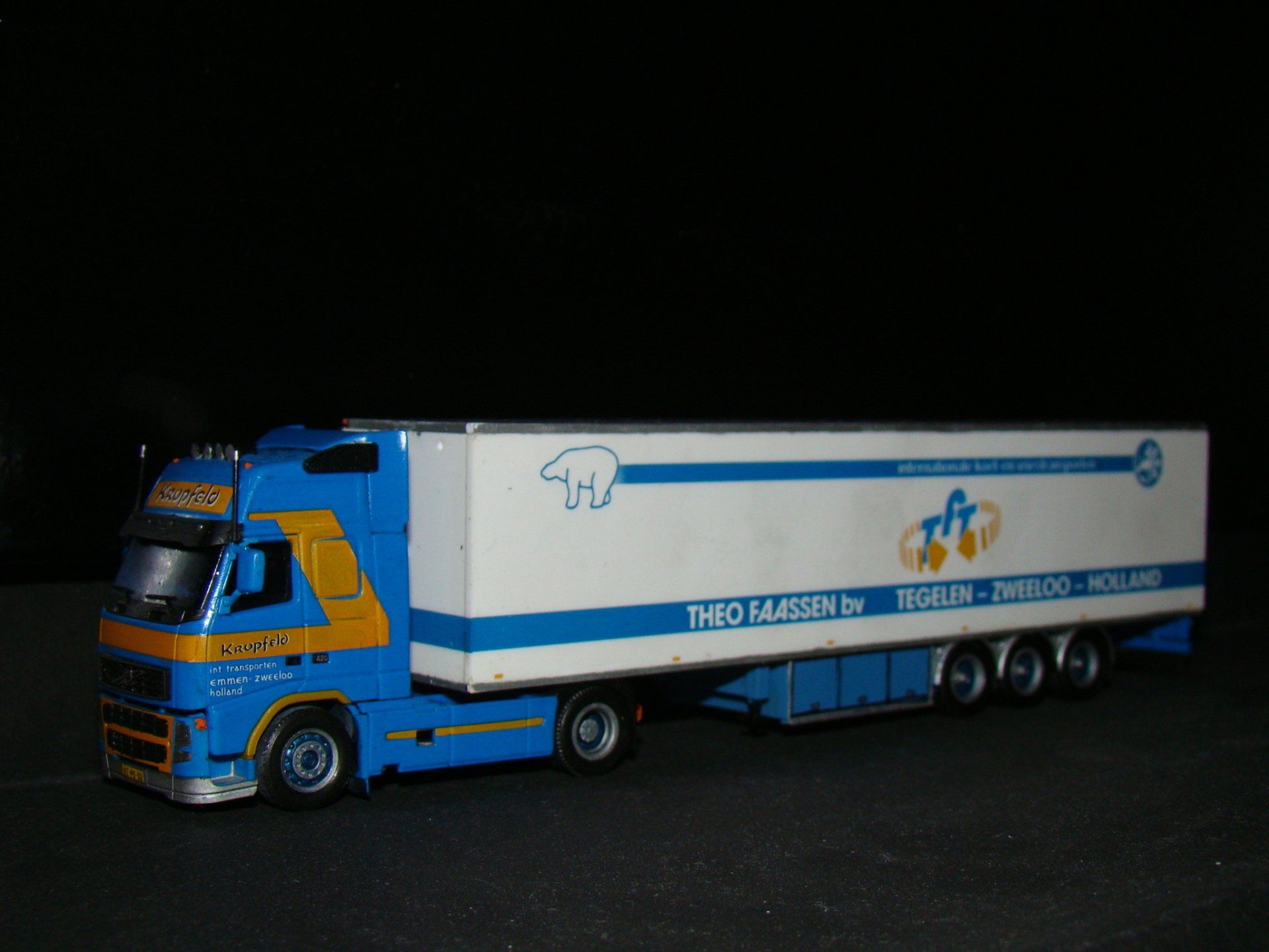 Theo Faassen AMW-AWM Volvo FH 12 Globertrotter