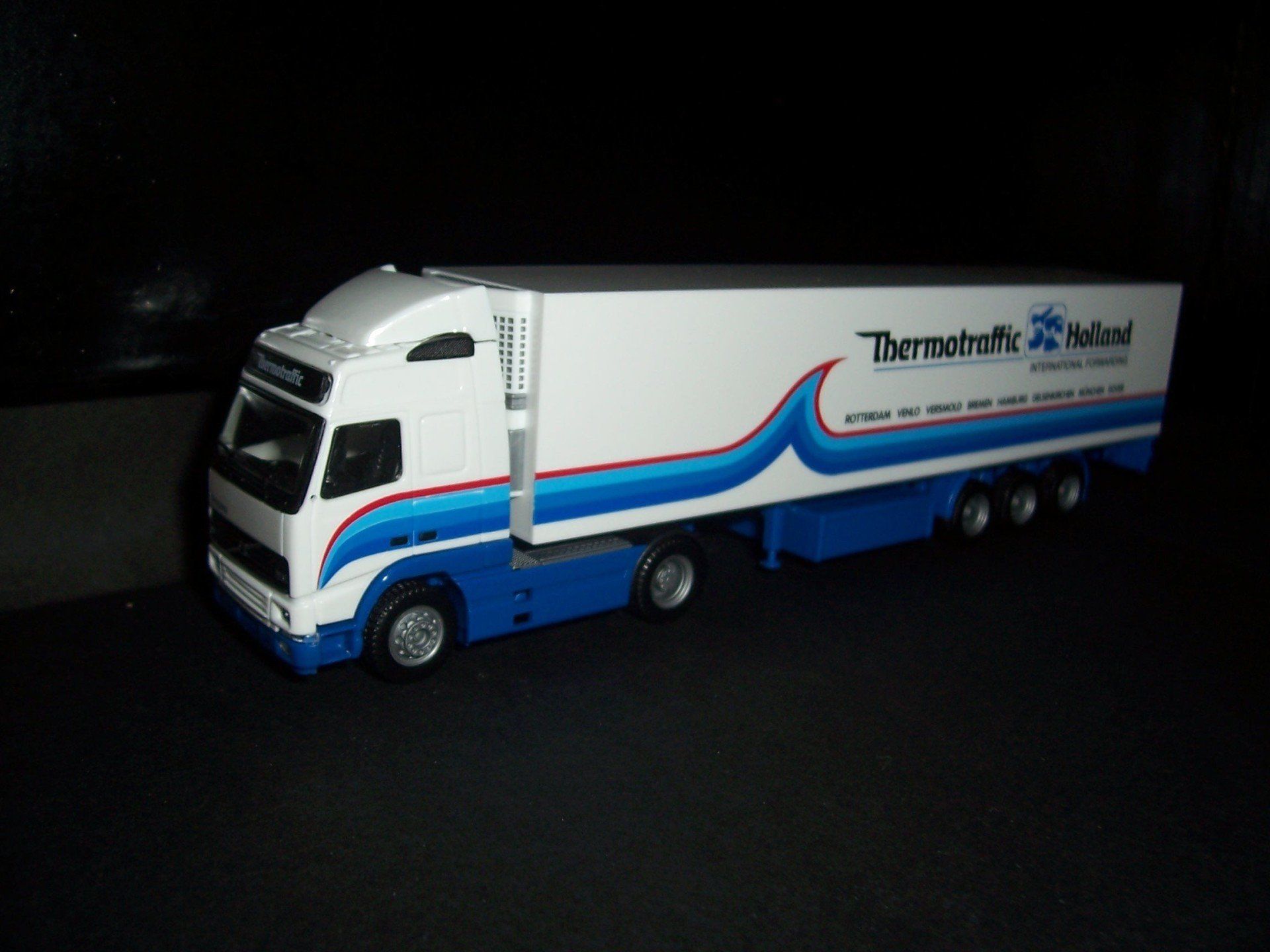 Thermotraffic Herpa 351148 Volvo FH