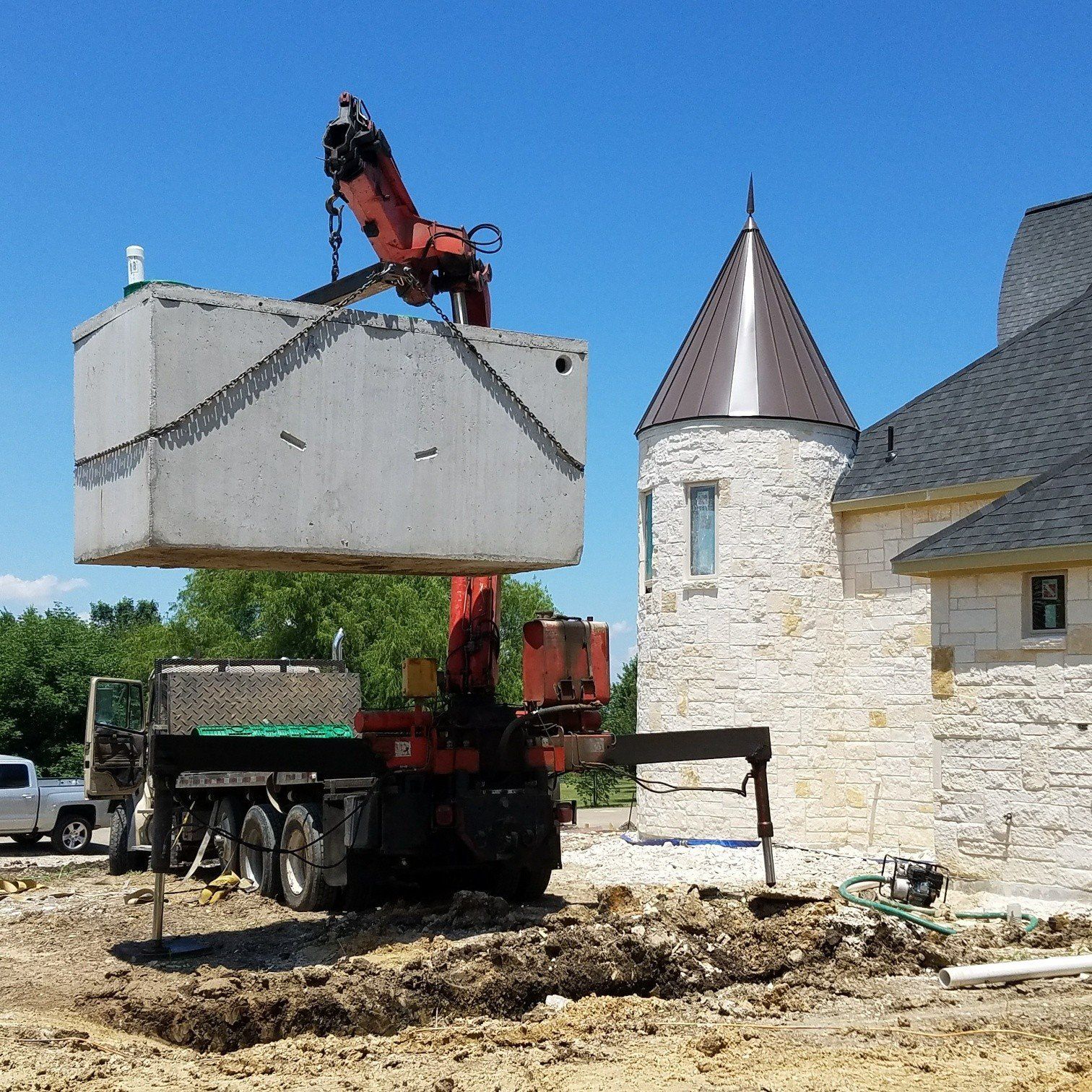Crane lifting tank