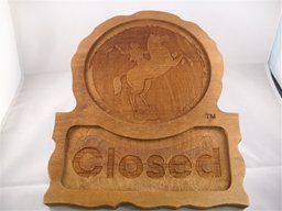 INCISIONE INSEGNA IN LEGNO