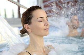 Woman Swimming, Las Vegas Chiropractor Woman Swimming, Las Vegas Chiropractor