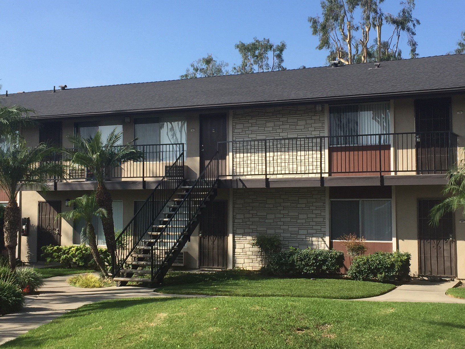 Exterior | Peppertree Apartments