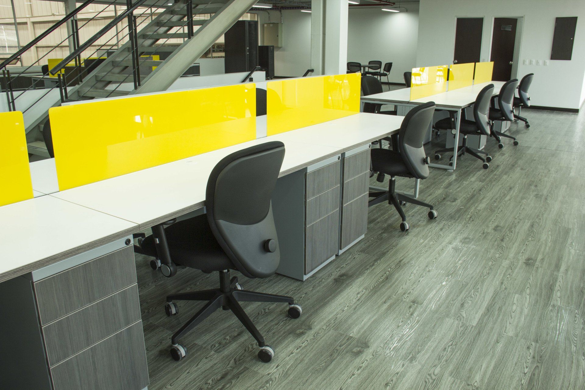 mobiliario modular en oficina empresarial