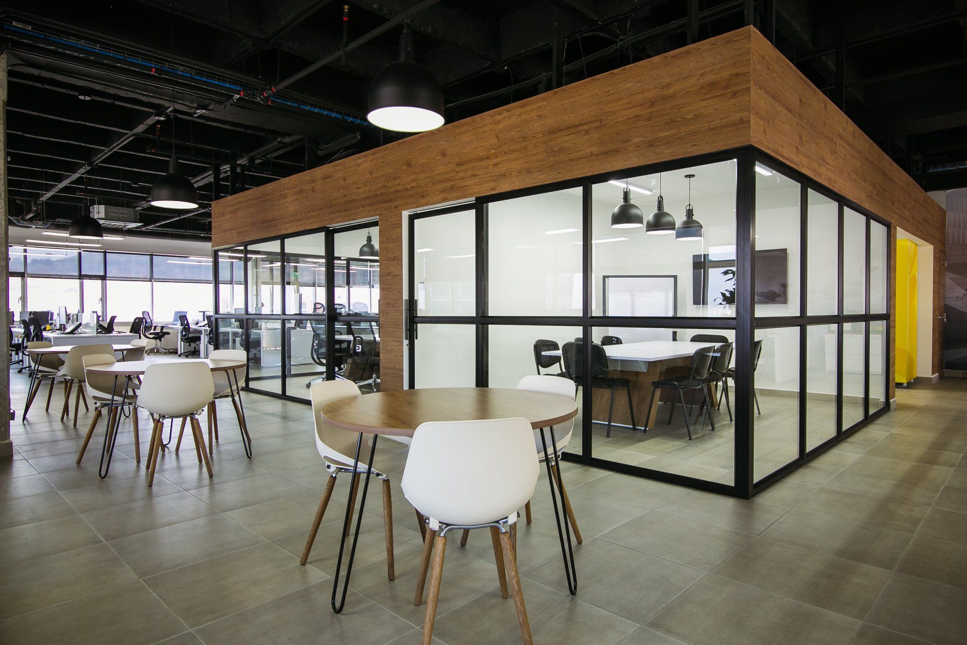 mobiliario de oficina en proyecto empresarial
