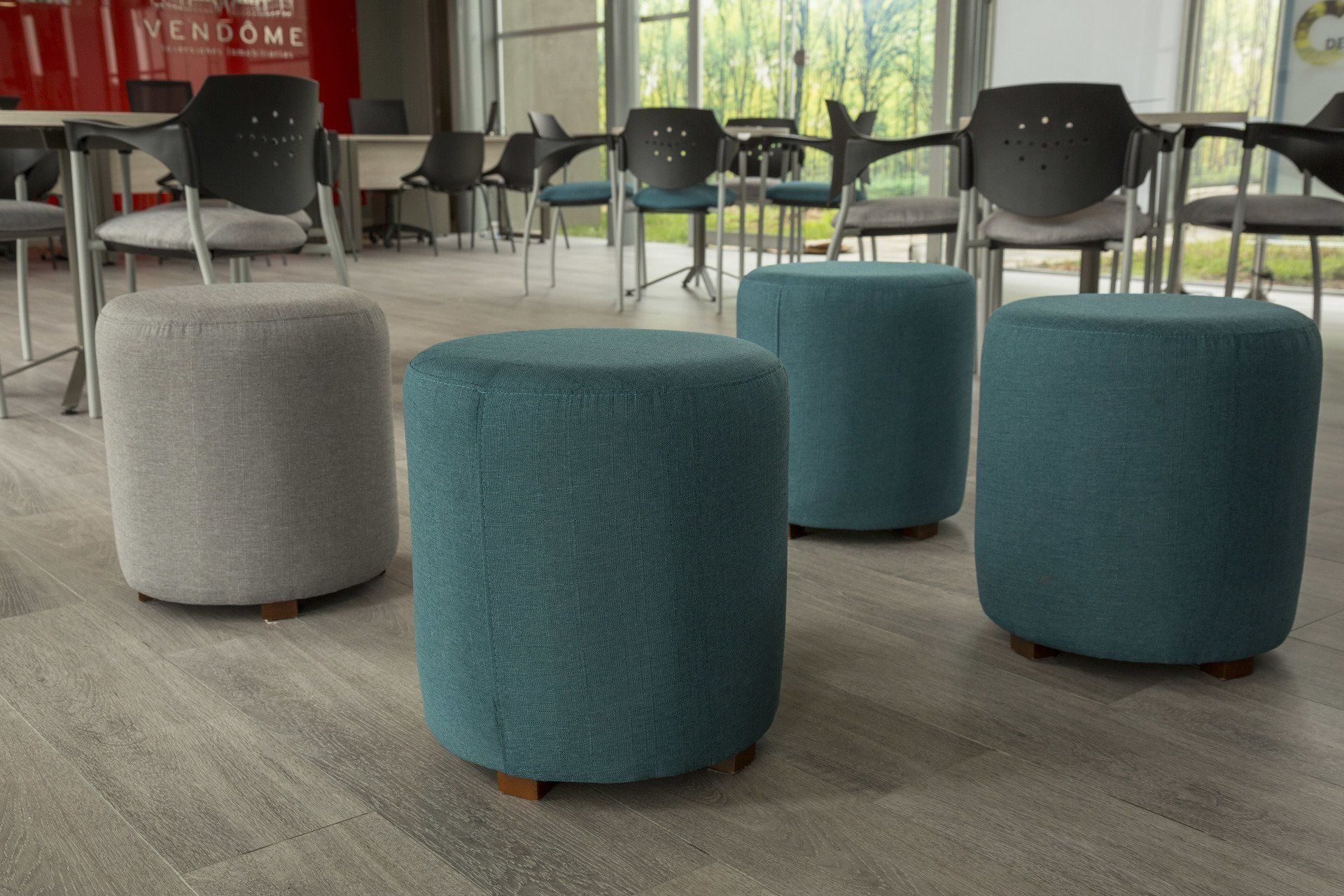 muebles corporativos en área operativa