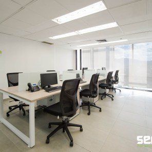 mobiliario corporativo en espacio de oficina