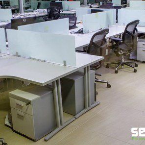 mobiliario operativo en espacio profesional