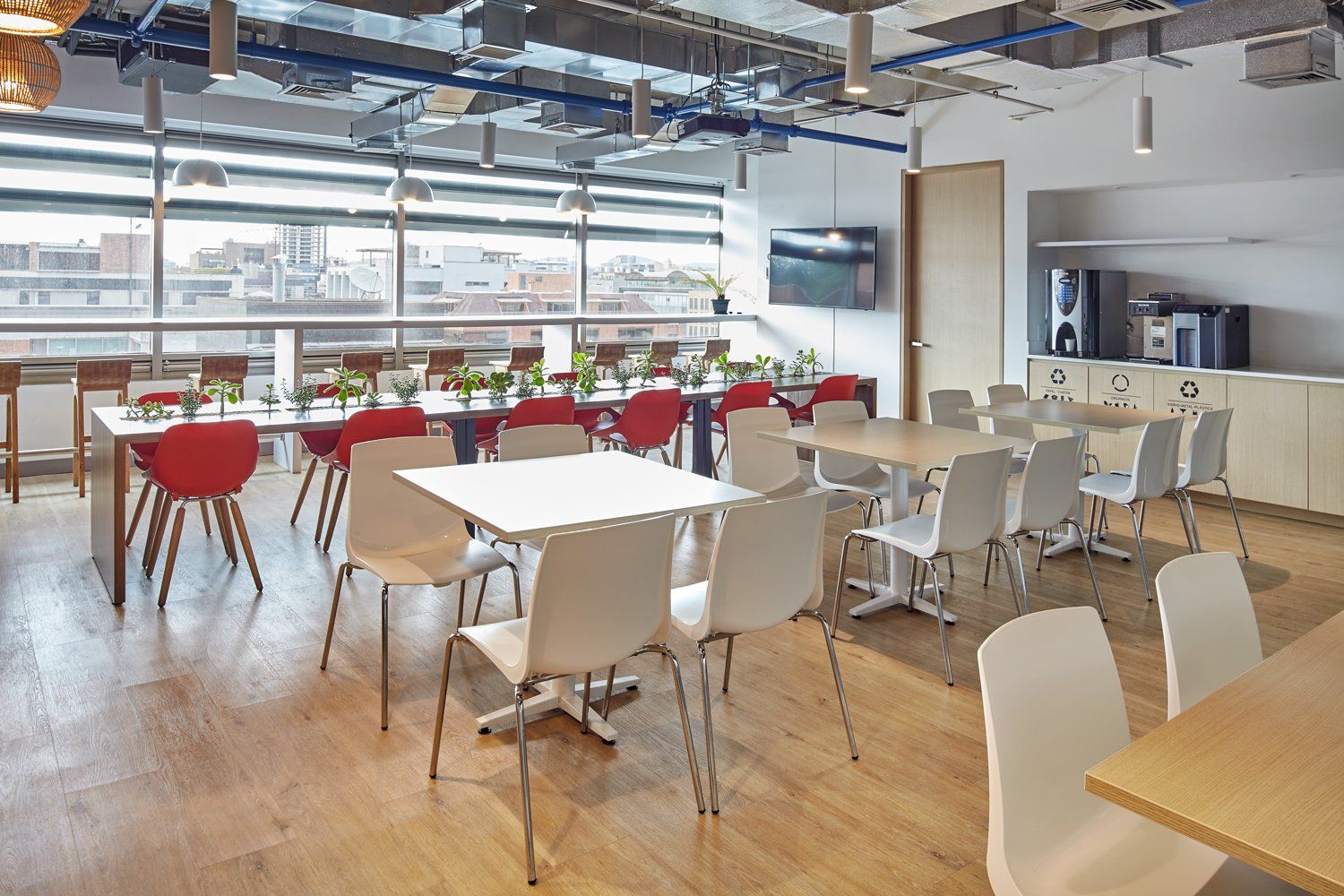 muebles corporativos integrados al espacio