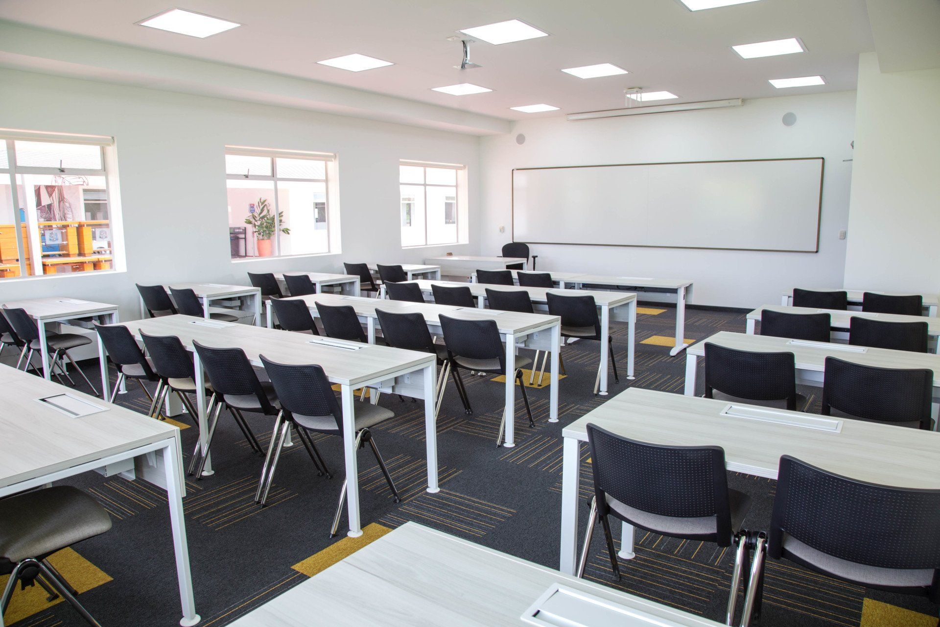 muebles para oficina en proyecto corporativo