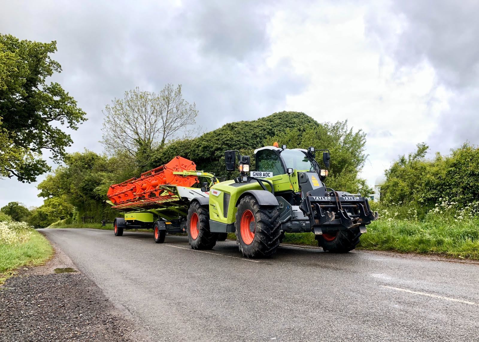 3 POINT LINKAGE HEADSTOCK IN USE ON CLAAS TELEHANDLER