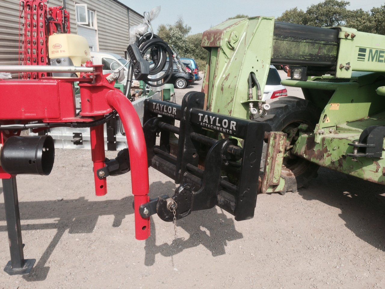 Three point linkage headstock in use on MERLO TELEHANDLER