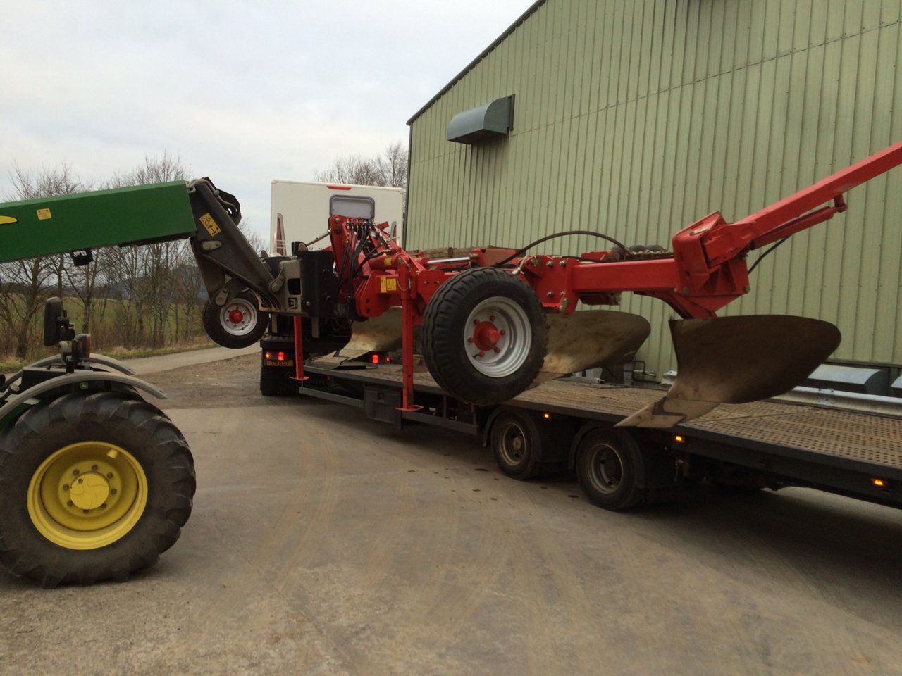 Three point linkage headstock in use on a TELEHANDLER
