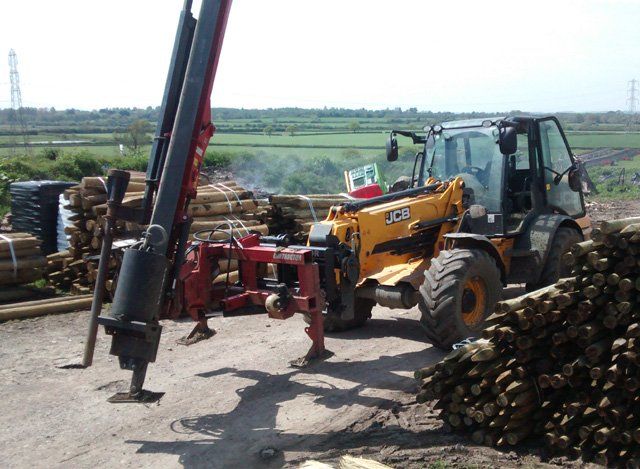 Three point linkage headstock in use on JCB LOADALL