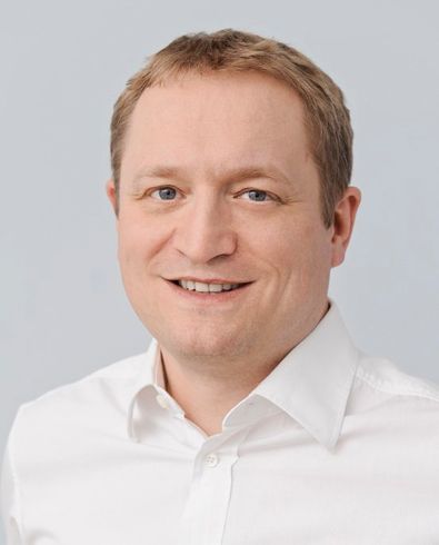 Dr. Thomas Schmidbauer, Zahnarzt in Dingolfing: Ästhetische Zahnheilkunde mit Bleaching, Veneers, weißen Zahnfüllungen und mehr