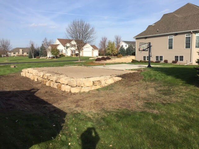Landscaped Area - Hellenbrand Landscaping LLC -177391388