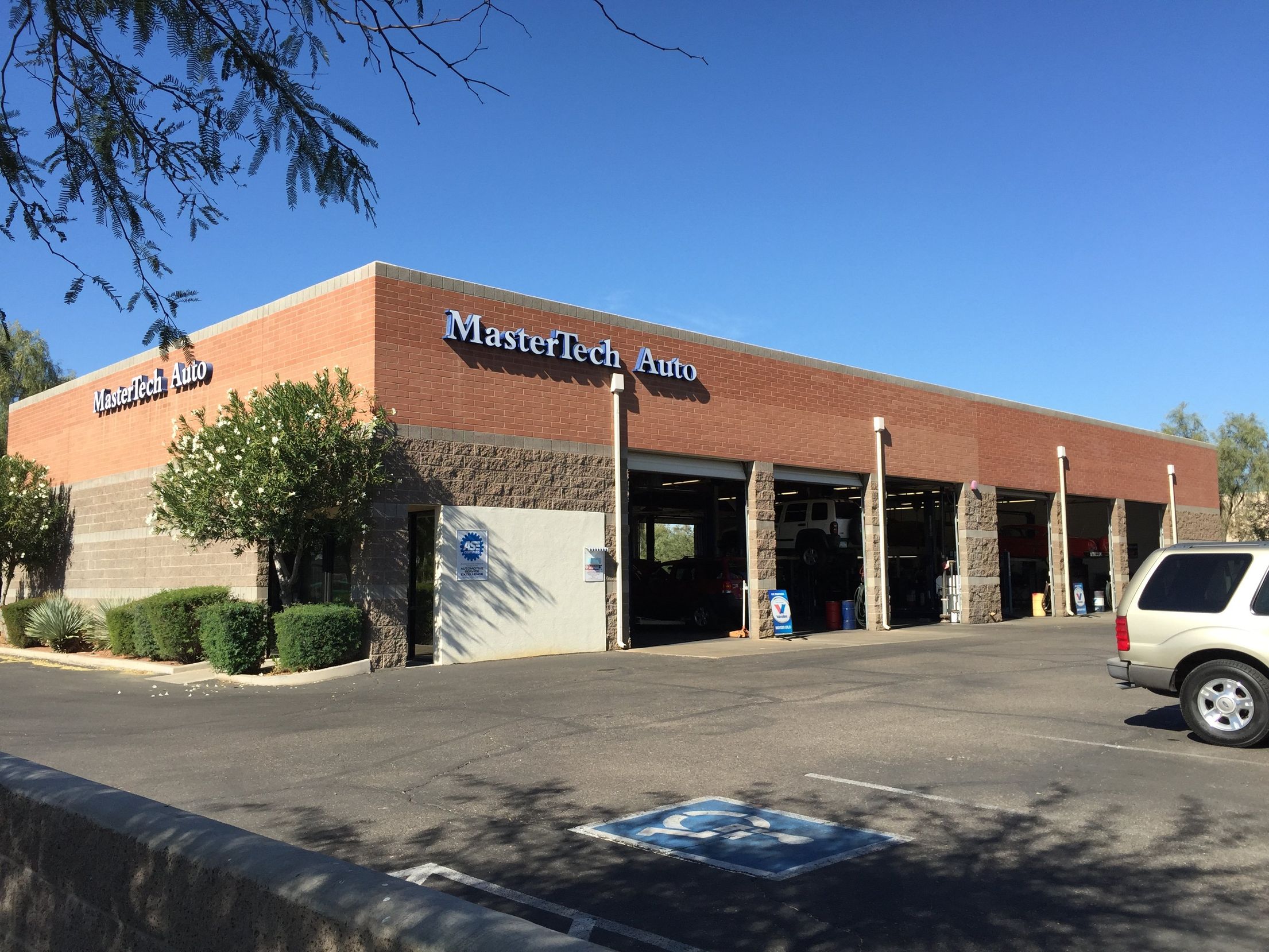 Mastertech Auto Service building