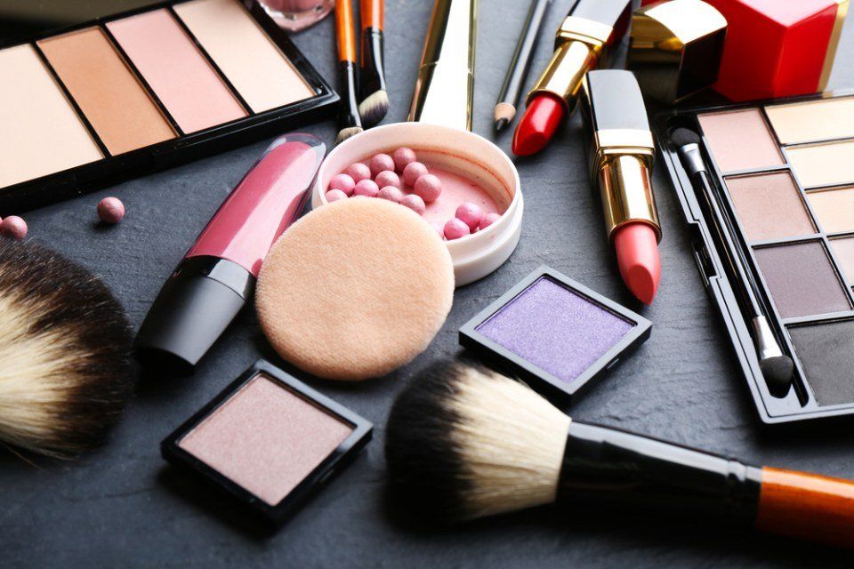 assortimento di cosmetici