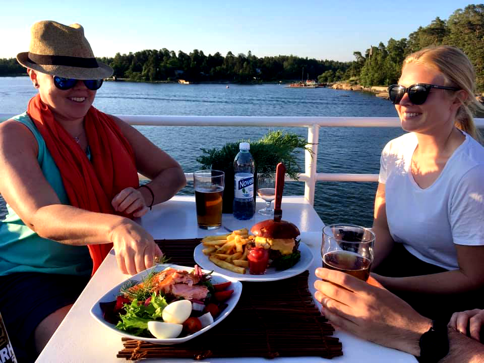 Deck Menu ja kesätunnelmia saaristoterassilta ja aurinkokannelta