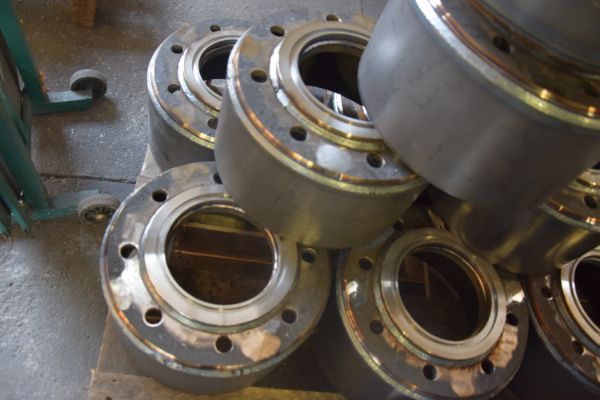 Metal cylinders
