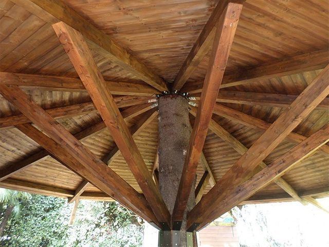 dettaglio di una copertura realizzata in legno