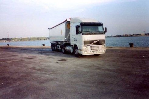 un tir bianco