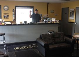 woodys-garage.jpg woodys-garage.jpg