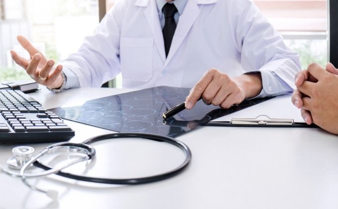medico per diagnosi