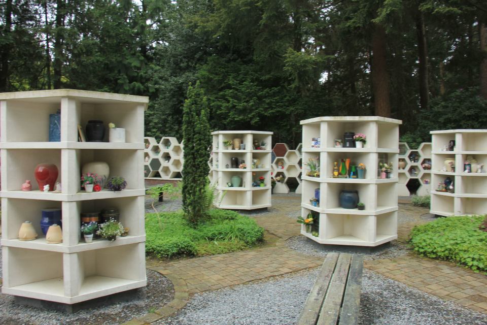 Urne e cremazione a Tione di Trento