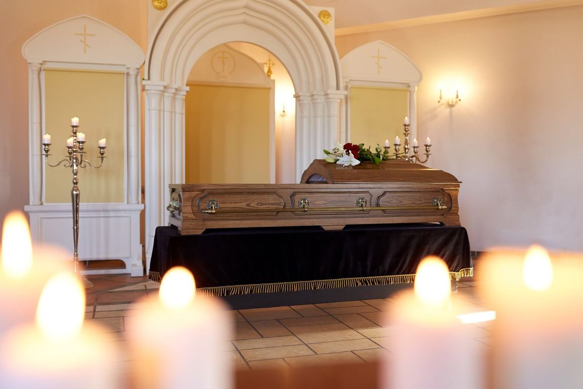 Fiori per cofano funebre