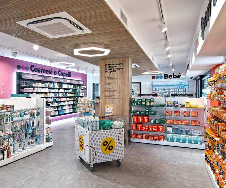 interno della farmacia