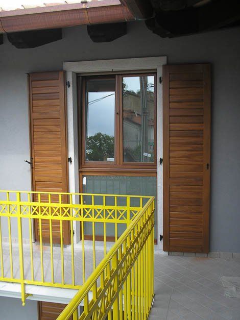 infissi in legno per finestra