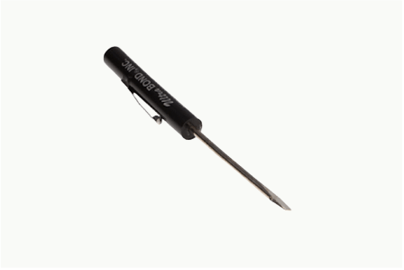 windshield-crack-repair-screw-driver