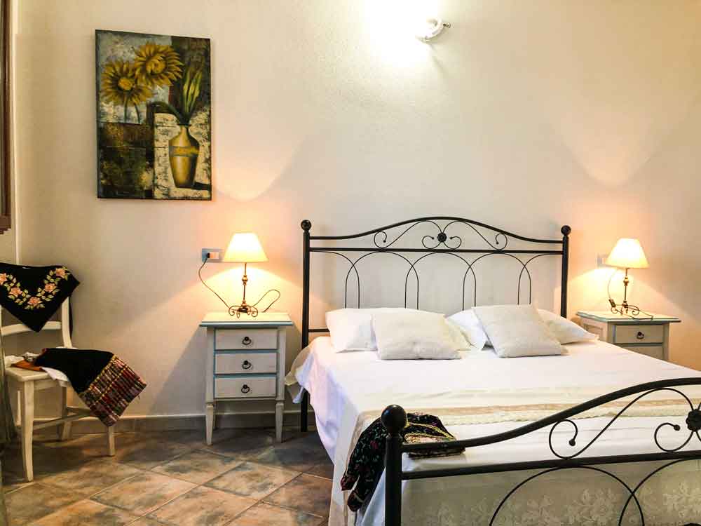 bed & breakfast room